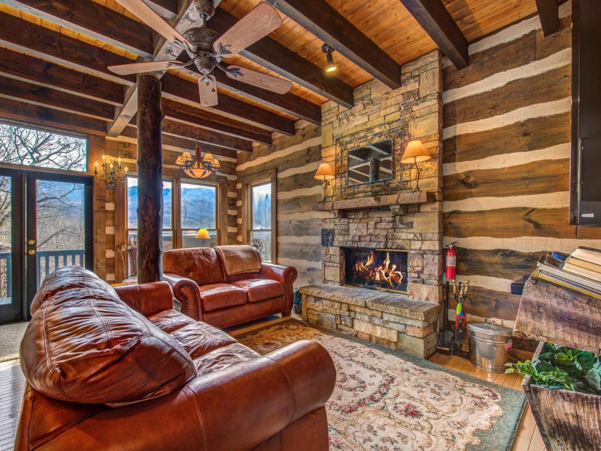 Little Bear Villa Гетлинбург Екстериор снимка