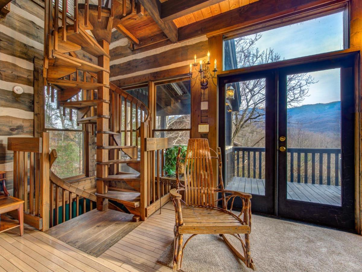 Little Bear Villa Гетлинбург Екстериор снимка